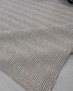 Modern Geometric Textured Flatweave Rug in Neutral Beige & Ivory